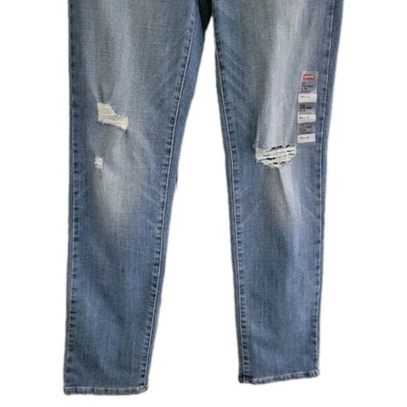Levi's 724 High Rise Straight Jeans Women's Size 29 x 32 Blue Distressing- NEW - Picture 4 of 10